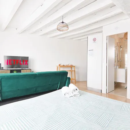 Chaleureux A Etampes, France