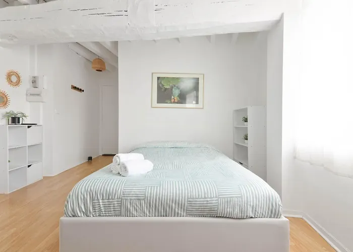 Chaleureux A Etampes, France 아파트 에탕페